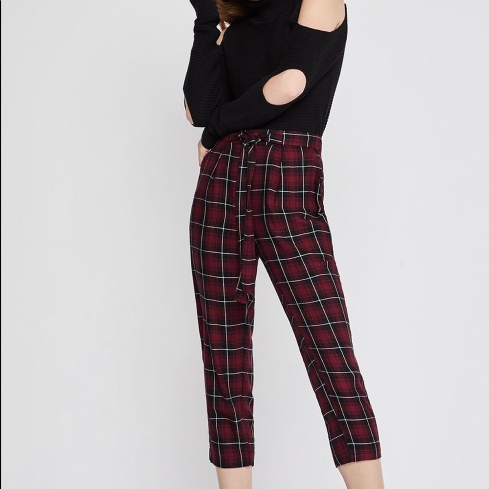 BCBGENERATION plaid cropped pants featuring a back elastic waist